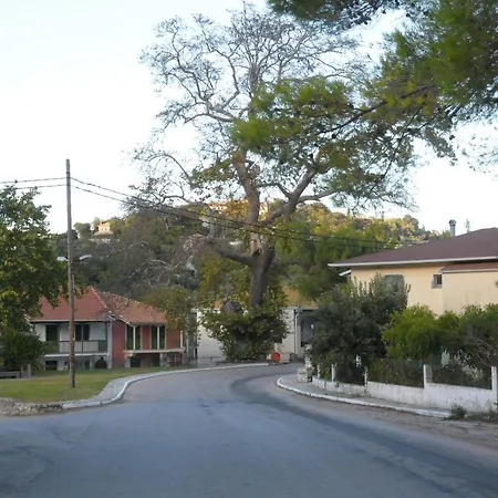 Chalikias Гостевой дом Asprogerakata